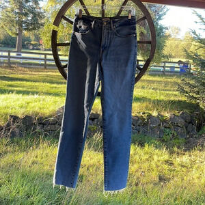 Good American woman’s blue jeans